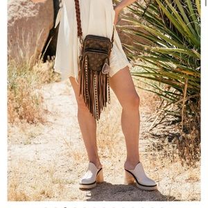 Vintage boho cross body side kick bag